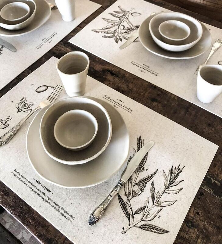 Vinyl-Tischset Olive