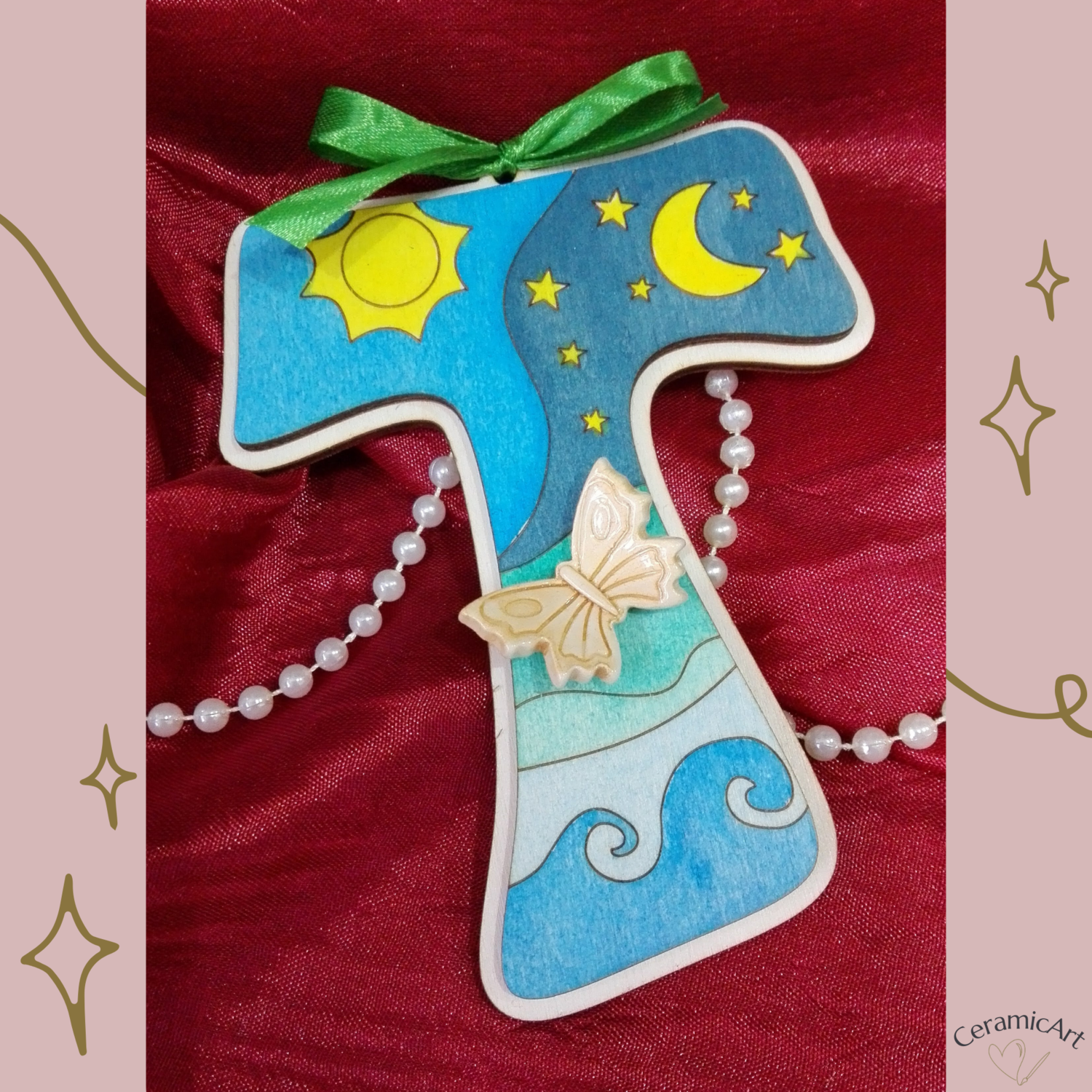 Tau in legno con farfalla in ceramica
