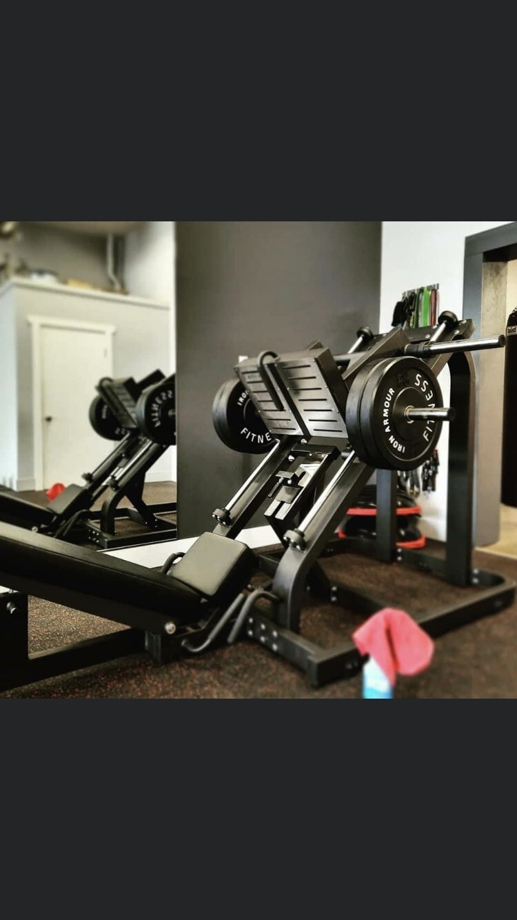 IRON ARMOUR P-SERIES LEG PRESS