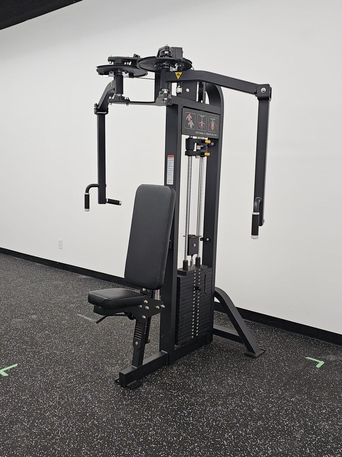 IRON ARMOUR CHEST FLY/ REAR DELT MACHINE