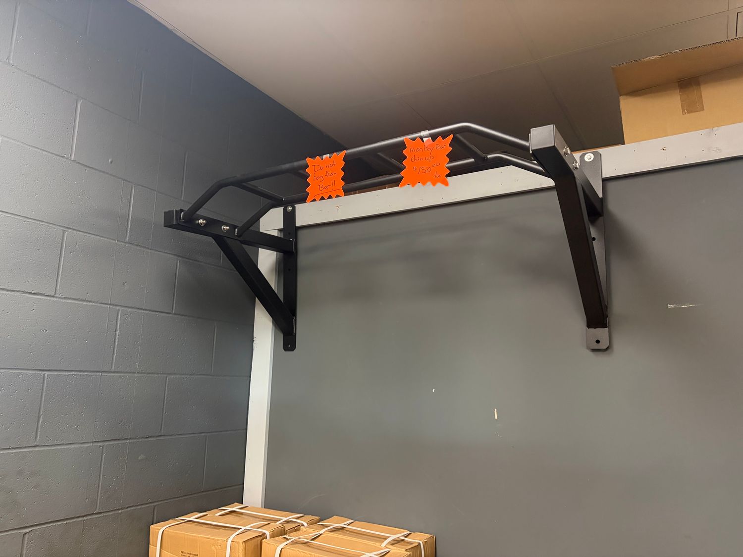 IRON ARMOUR MONKEY BAR WALL MOUNTED CHIN UP