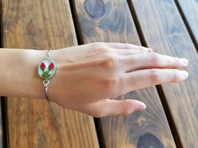 Roses Medium Oval Bracelet, White Background.