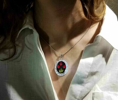 Roses Necklace, X-Large Oval, Black background