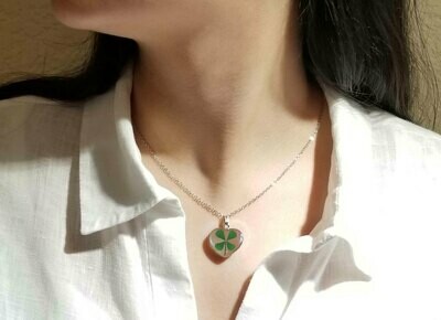 Clover Necklace, Medium Heart, Transparent