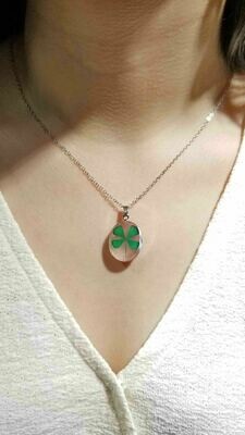 Clover Necklace, Medium Oval, Transparent