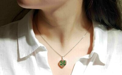 Clover Necklace, Small Heart, Transparent