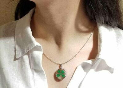Clover Necklace, Medium Circle, Transparent