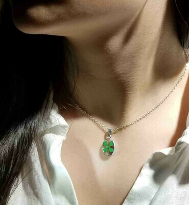 Clover Necklace, Small Oval, Transparent