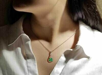 Clover Necklace, Small Teardrop, Transparent.