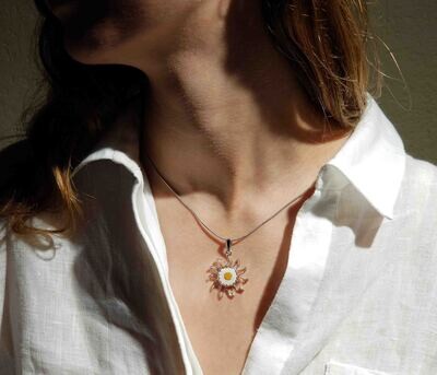 Daisy Necklace, Sun Pendant, Transparent