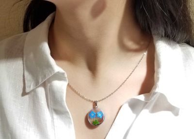 Forget Me Not Necklace, Medium Circle, Transparent