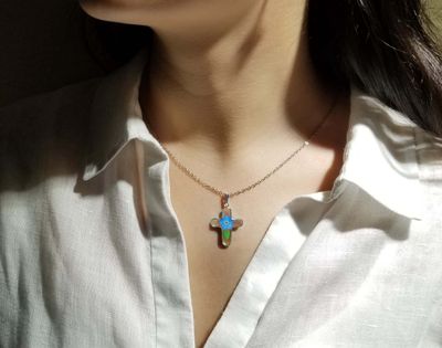 Forget Me Not Necklace, Medium Cross, Transparent