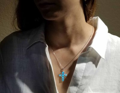 Forget-Me-Not Necklace, Medium Cross, Transparent
