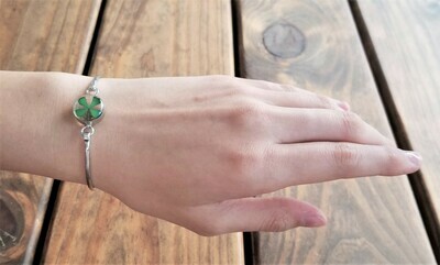 Four-Leaf Clover, Small Circle Bracelet, Transparent