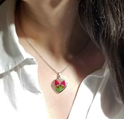 Two Roses Medium Heart Necklace, Transparent