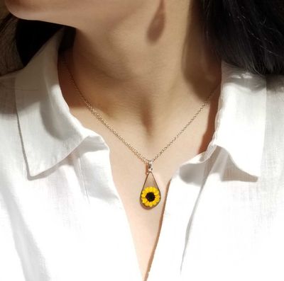 Sunflower Necklace, Medium Teardrop, Transparent