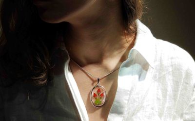 Real Roses X-Large Swivel Necklace, Transparent