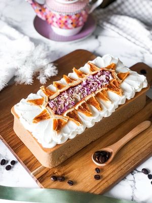 Kardinia Celebrations Cake