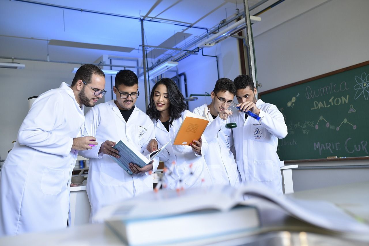 QU20 (Operacions de laboratori)  Sortides i activitats curriculars del curs 2025-2026