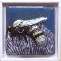 Framed feature tile tiltled 'Bee on Flower 368'