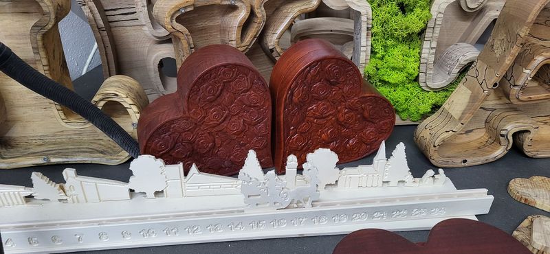 Schmuckdose in Herzform mit Deckelgravur