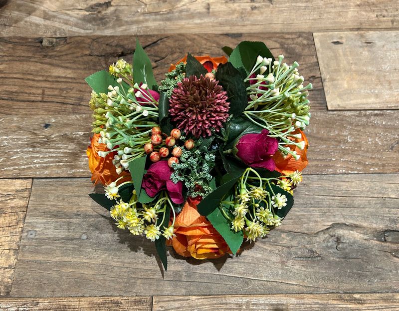 Bloemstuk in zijden wit 25x25