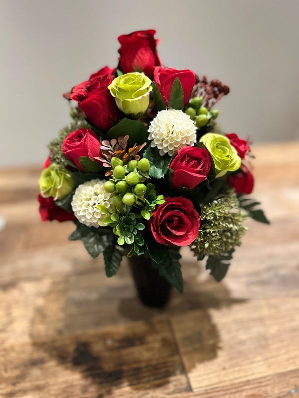 Bloemstuk in zijden vaasvulling grafvaas