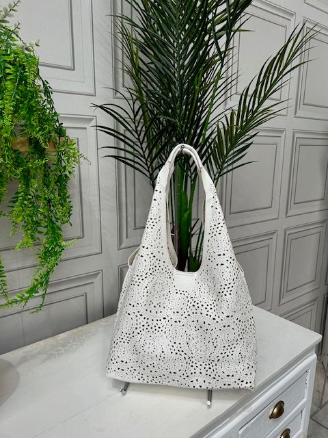 Slouch white