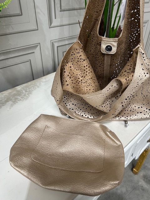 Slouch gold