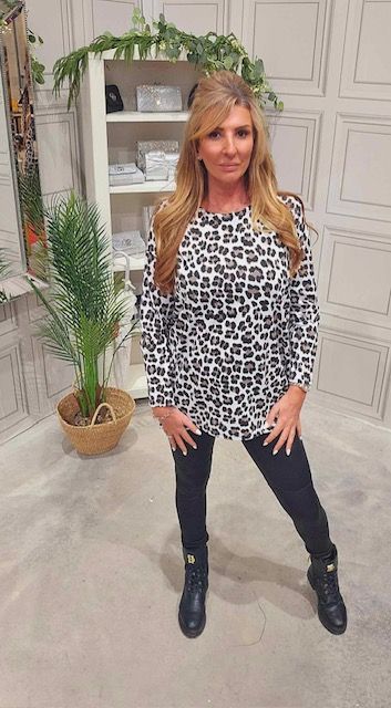 Leopard white