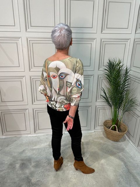 Face khaki