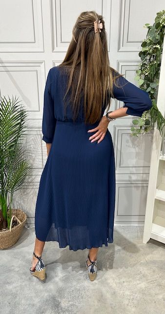 Aly navy