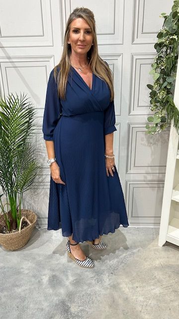 Aly navy