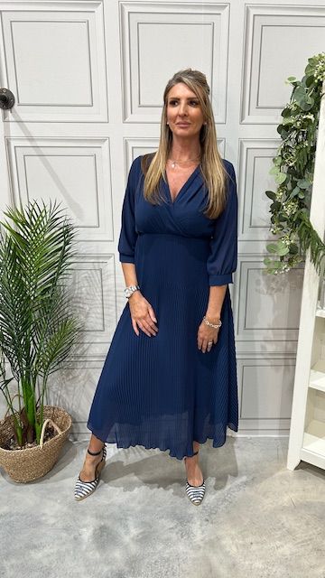 Aly navy
