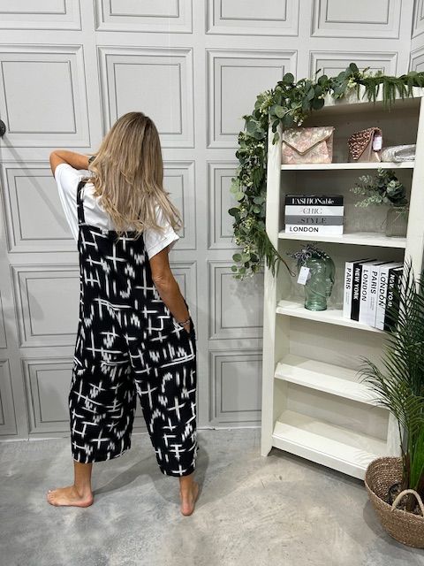 Andora black