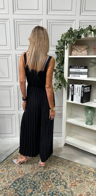 Poppy black