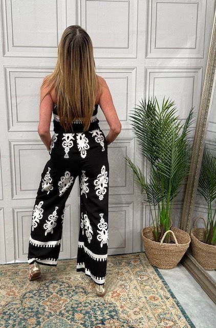 Dominica black