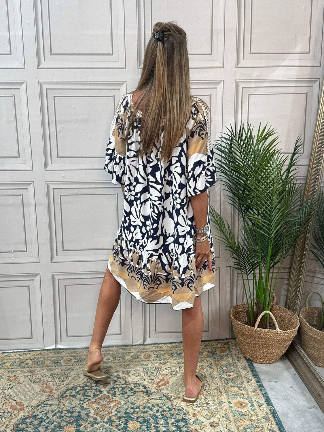 Della Navy/White