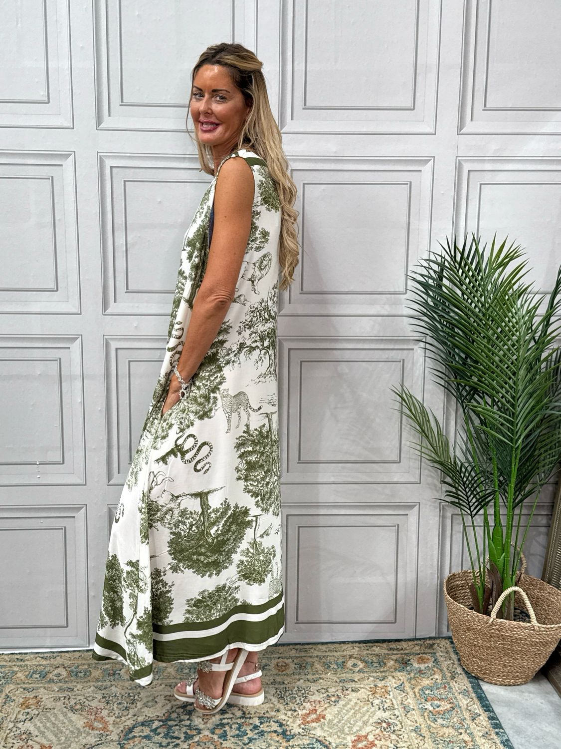 Mya Khaki