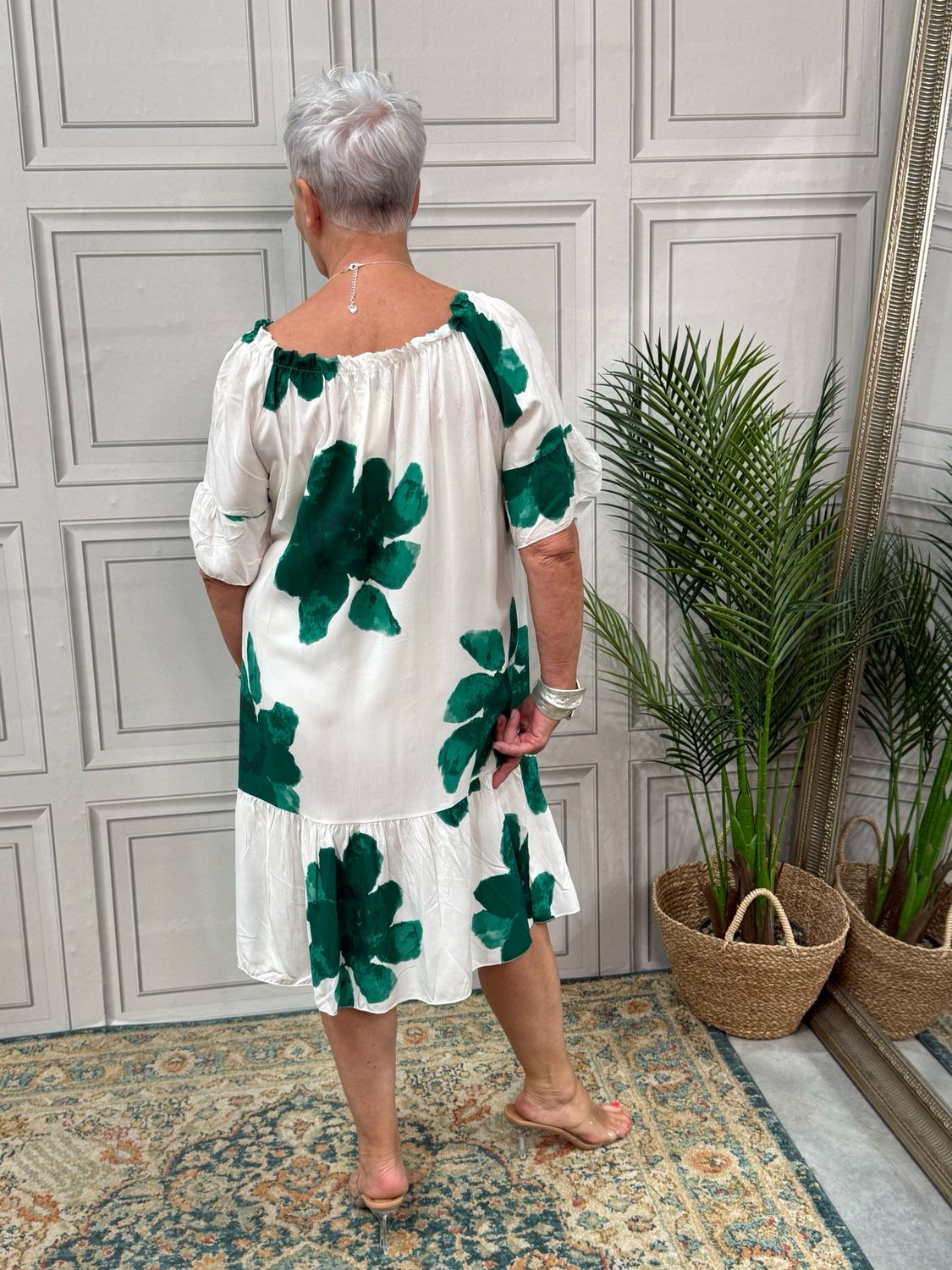 Lea Green White