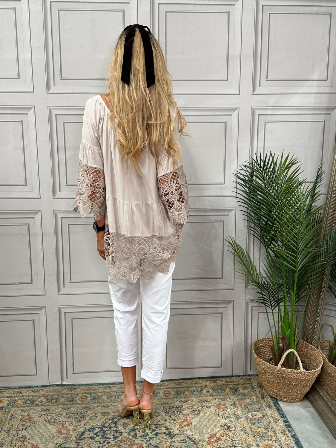 Barbs Beige