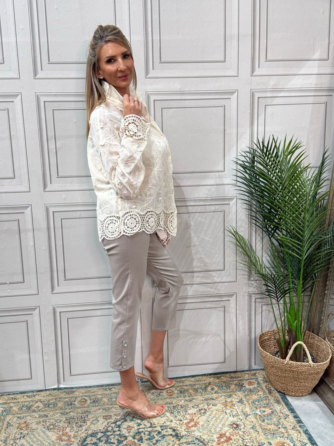 Annette Beige