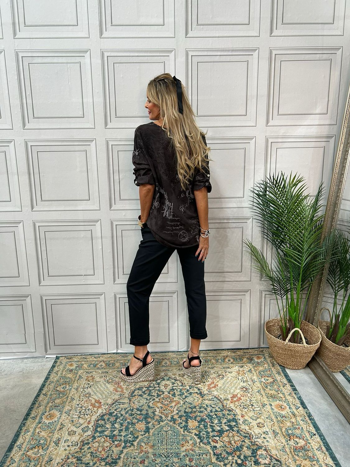 Anna Black Grey