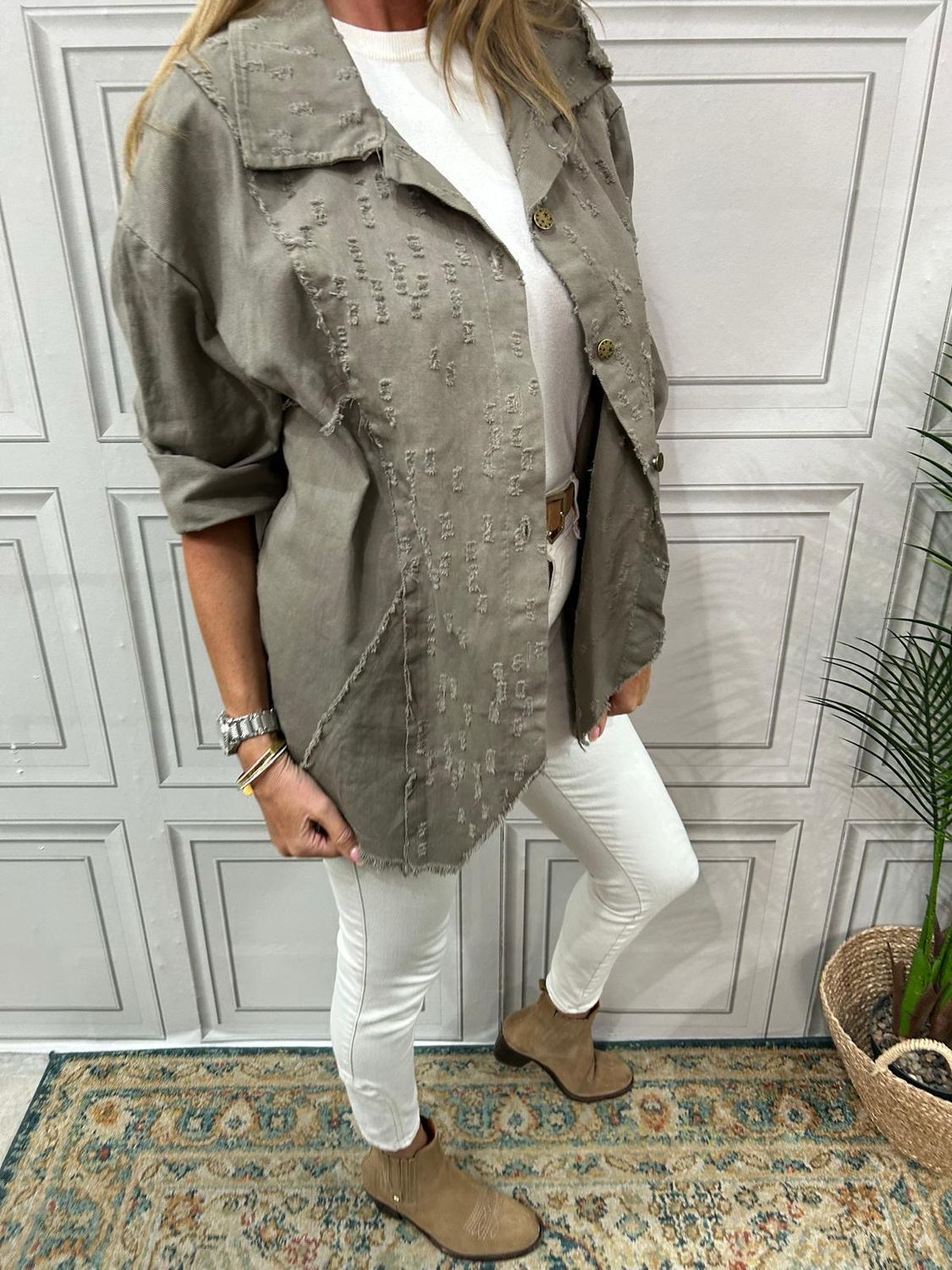Nia Taupe