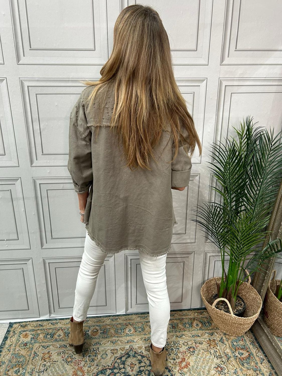 Nia Taupe