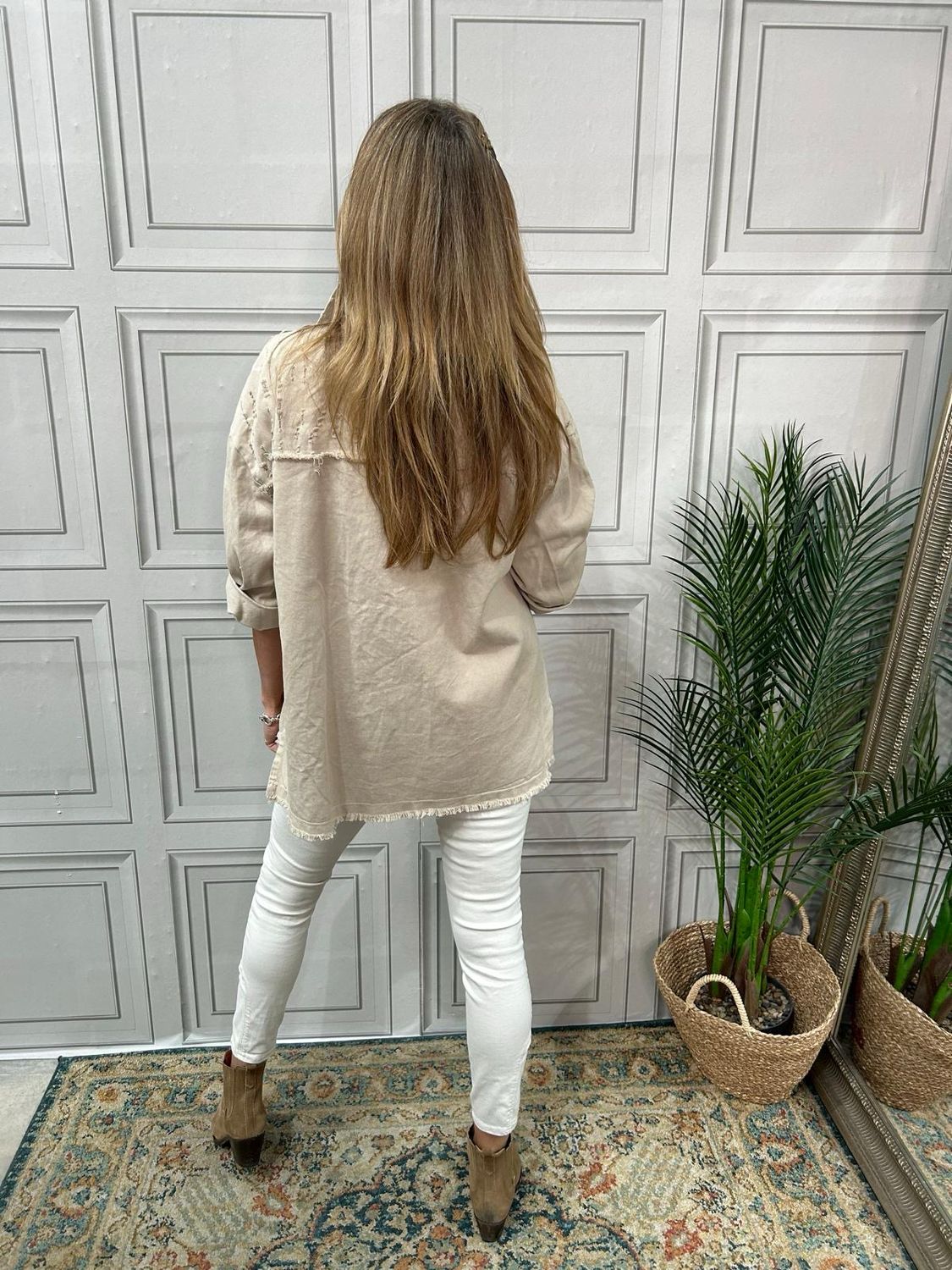 Nia Beige