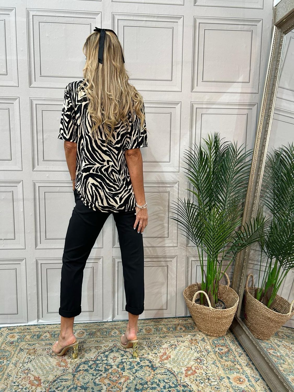 Clara Black Animal