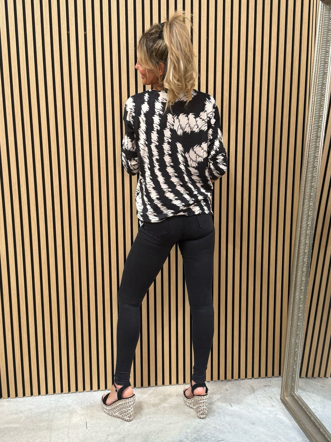 Abstract Knit Top Black &amp; Cream