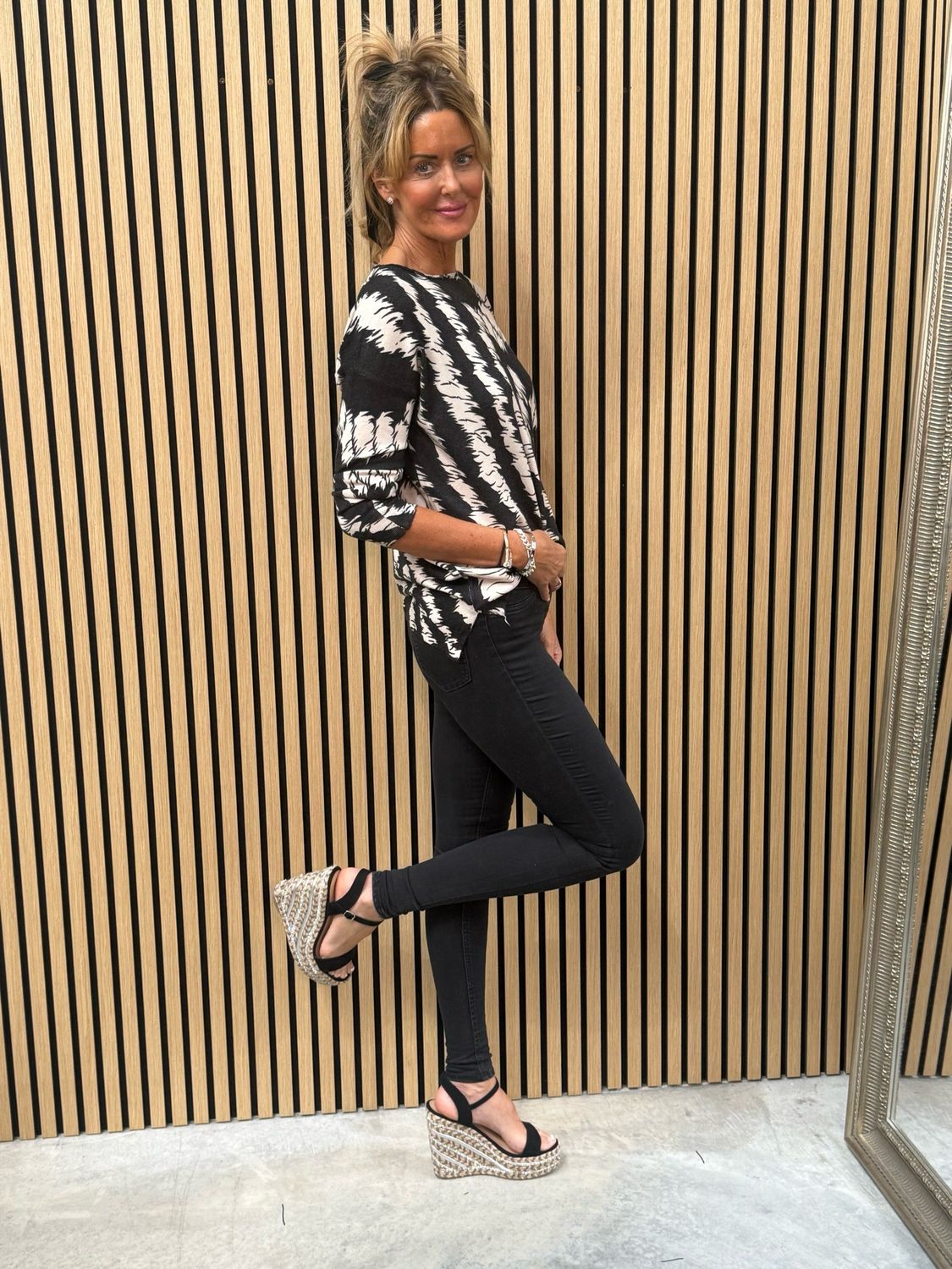 Abstract Knit Top Black &amp; Cream
