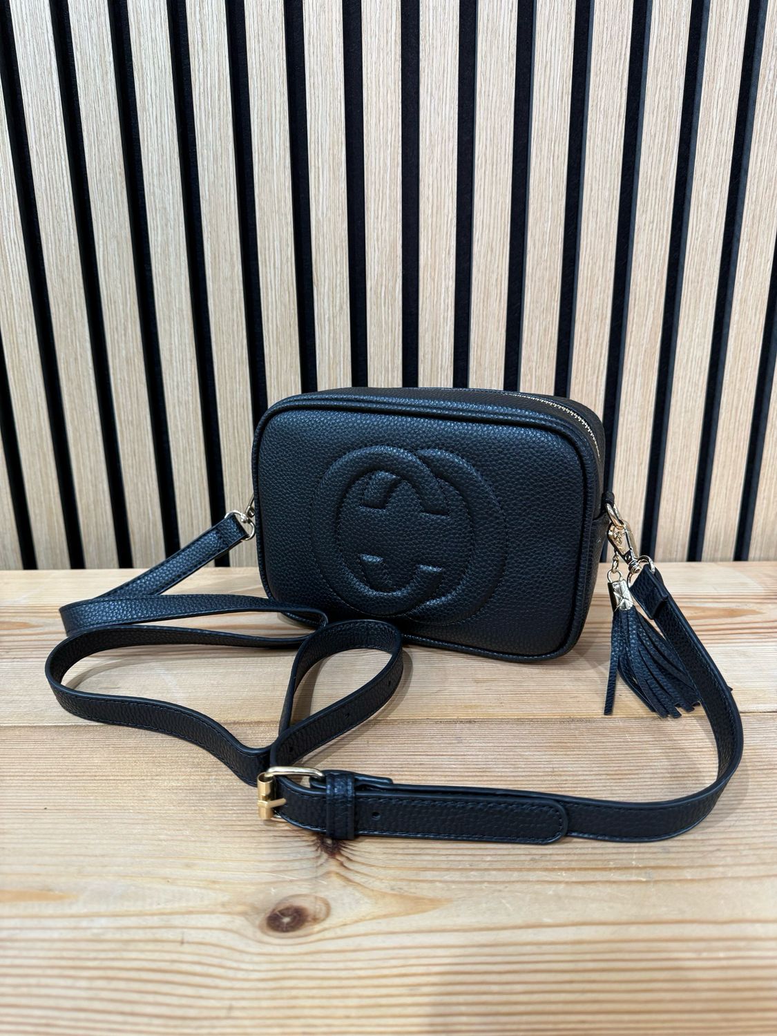 Sandy - Classic Crossbody Bag Black
